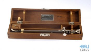 Irrigating uretero-cystoscope