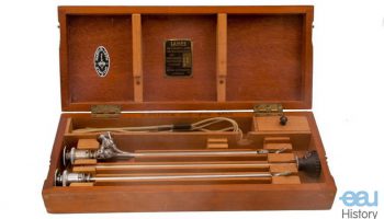 Catheterising and examining cystoscope