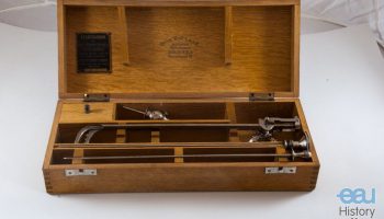 Optical lithotriptor with light bulb