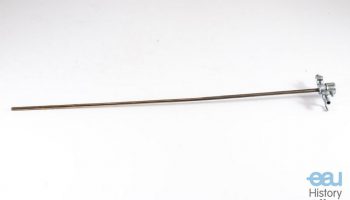 Irrigating shaft for uretero-endoscope