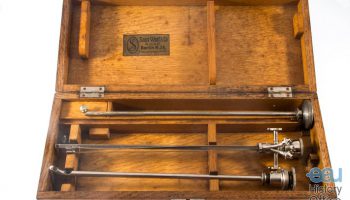 Cystoscope, irrigating cystoscope