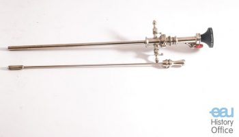 Back-irrigating urethroscope